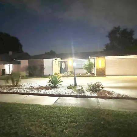 Beautiful And Comfy Home!